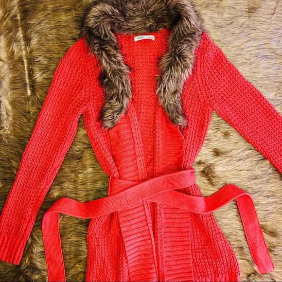 Old Navy Sweaters - 🔥OLD NAVY Long Knit 🧶 Sweater with Fur Collar 🔥